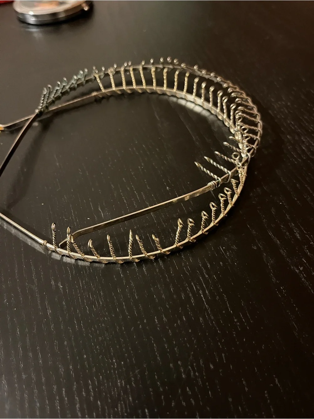 Vintage Metal Wire Double Comb Headband Silver Tone Hair Accessory